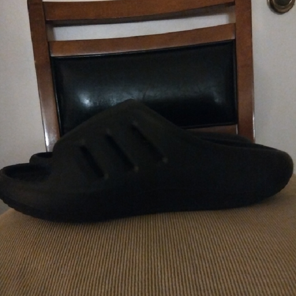 adidas Black Slide Sandal - Cushioned Slip-On Loafer